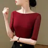 Camiseta de Malla Roja de Manga Media para Mujer 2026 Nuevo Primavera/Otoño Hombro Descubierto Ajustada Ligera Manga Siete Superior de Alta Gama