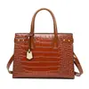 Conjunto Feminino de Três Peças Retro Europeu e Americano Novo Verão 2025 Bolsa Mãe e Filha Textura de Padrão Crocodilo Bolsa de Ombro Bolsa Transversal