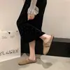 Mules cerrados tipo Birkenstock que aumentan la altura para mujer, nuevo estilo de otoño 2026 muy vendido, adecuados para combinar con faldas, sandalias retro casuales
