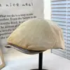 Popular en Internet Primavera Retro Británico Pico de Pato Boina para Mujer Combinación Perfecta Moldeador de Rostro Gorra Pequeña Adelantada Gorra de Pana de Periódico de Artista