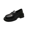 Zapatos pequeños de cuero estilo británico, zapatos tipo mocasín slip-on para falda, punta redonda, nuevo estilo otoño e invierno, con suela gruesa, diseño 2026