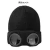 Gafas cortavientos y gorros de esquí forrados de forro polar para otoño e invierno para hombres y mujeres, Gafas y gorros de punto cálidos de lana estilo europeo y americano de Amazon