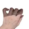 Diseño moderno y deslumbrante, anillo simple y elegante, estilo versátil exquisito de nicho, anillo de diamante cuadrado brillante, anillo personalizado