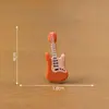 Piano y guitarra en miniatura, modelos realistas de instrumentos musicales para casas de muñecas, accesorios de decoración DIY, pequeños adornos de escritorio