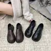Sapatos Femininos de Couro com Plataforma e Solado Grosso Estilo Britânico 2025 Primavera Novos Versáteis Estilo Universitário Mocassins Sapatos de Dia a Dia Pretos