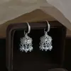 Brincos Redondos de Metal Escovado Cravejados de Diamantes para Mulheres, Estilo Cool, Tarraxas de Orelha Versáteis da Moda Personalizadas, Joias de Orelha de Luxo Leve com Sensação de Alta Qualidade