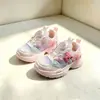 Tênis infantis de malha dupla com luzes, tamanhos 28-32, tênis infantis respiráveis estilosos do Mickey Mouse, tênis estilo "dad shoes" para crianças maiores, tênis, tênis para meninas