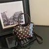 2026 Verano Nuevo Diseño de Lunares Bolso Cubo de Mano con Correa al Hombro Moda para el Trabajo Estilo Occidental Informal Bolso de Hombro