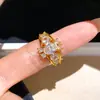 ¡Oro Incrustado con Piedras Preciosas! Anillo de Zirconia con Forma Ovalada de Lágrima, Estilo Moderno y Sofisticado, Anillo para el Dedo Índice, Joyería Exquisita y Versátil