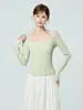 Camiseta Cuadrada Elegante de Manga Larga Color Verde Estilo Coreano con Bufanda de Malla, Capa Interior de Invierno, Top de Perlas Inspirado en el Diseño para Mujer
