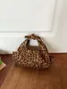 Lanzamiento de nuevo producto: Bolso de mano con estampado de leopardo para mujer, el nuevo de este año de gran capacidad, alta gama, versátil bolso tote de hombro para ir al trabajo, al por mayor
