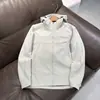 La asequible nueva colección de otoño/invierno para exteriores de GM: chaqueta forrada de polar, engrosada, transpirable, perforada, con capucha, a prueba de viento y resistente al agua para hombres y mujeres