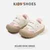 Sapatos de bebê para Primavera e Outono, sapatos macios para bebês aprenderem a andar, para idades de 1 a 3 anos, masculinos, com biqueira fechada, antiderrapantes, sapatos esportivos funcionais com cabedal de couro