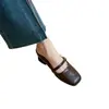 Mules Fechadas Mary Jane Estilo Retrô Francês com Salto Grosso em Couro Macio e Fecho de Velcro, Aumento Interno de Altura, Modelo Feminino Novo Verão 2026