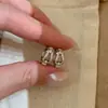 Brincos de prata 925 pura com fecho de ferradura cravejados de diamantes para mulheres, brincos de moda personalizados de luxo leve requintados, nicho de alta qualidade