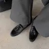 Zapatos de Cuero Estilo Británico de 1.8cm Primavera 2026 Nuevos Mocasines de Punta Redonda Planos sin Cordones con Borlas de Media Caña