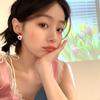 Amor fresco pequeño lazo de fresa aguja de plata S925 2024 Corea del Sur aretes mujer minoría aretes dulces clip para la oreja