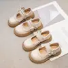 2025 Primavera e Outono Novo Estilo Sapatos Pequenos de Couro Sapatos Individuais para Meninas Sapatos Infantis para Crianças Médias e Grandes Solado Macio Moda Estudantil Sapatos de Princesa para Meninas