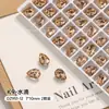 Celebridad de Internet K9 Flor de Loto de Agua Uñas Rojas con Diamantes Explosivos Corazón Torcido Pequeño Cuadrado Gordo Forma Especial Fondo Puntiagudo Joyería de Uñas de Cristal con Diamantes Venta al por Mayor de Diamantes