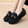 Nueva colección de invierno: zapatos de tela esponjosa, forrados de polar, de suela blanda, planos, sin cordones, casuales, antideslizantes, de algodón, de moda para mujer