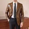 Traje de Cuero PU para Hombre Estilo 2026 Textura de Seda Grabado Coreano Corte Delgado Chaqueta de Cuero Traje Chaqueta Casual de Negocios Traje de Cuero