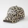 Boné de Baseball Estilo Coreano com Letras e Estampa de Leopardo para Mulheres, Tendência Retro Versátil Aba Larga Estilo de Rua Moda Boné de Baseball Atacado