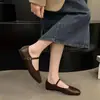 Zapatos de mujer de tacón bajo con una sola tira, nuevo estilo otoño 2026, adecuados para combinar con faldas, zapatos de moda de suela blanda, zapatos Mary Jane franceses inspirados en Chanel