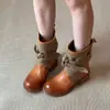 Botas western femininas com design de laço retrô, coleção outono/inverno 2026, salto grosso, efeito emagrecedor, botas Martin, cano curto, botas de montaria