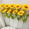 Flor Artificial Girassol Amarelo Artesanato com Flocagem Girassol de Haste Única Decoração de Casa Presente de Formatura Flor Artificial Atacado