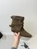 Botines retro estilo francés con tacón oculto, piel genuina, nueva colección otoño 2026 para mujer, con hebilla de cinturón y diseño de bota western con puños plisados y apilados.