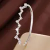 Diseño Creativo Pulsera con Forma de Ola y Forma de V, Pulsera de Cobre de Moda con Patrón de ECG de Circonita Sintética, Exclusivamente para Ventas Transfronterizas