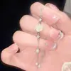 Pulsera de Camelia Blanca Suave y Fresca para Mujer, Pulsera de Lujo Ligero Nicho de Gama Alta, Joyería al por Mayor Estilo Celebridad de Internet