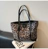 Bolso de Hombro Estilo Perezoso con Estampado de Leopardo Retro para Mujer 2025 Nuevo Estilo de Invierno Estilo Coreano para la Clase y el Trabajo Bolso Tote de Axila