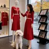 Vestido de Punto Rojo Estilo Chanel para Mujer, Otoño e Invierno, Lujo Ligero, Sensación de Alta Gama, Ceñido a la Cintura, Adelgazante, Elegante, Impresionante Vestido Largo