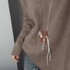 Bolso Pequeño de Cuero de Diseñador Único con Lazo de Perlas Cadena Larga para Suéter Dulce Fresco Personalidad Accesorio de Bolso Ins para Mujeres