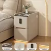 Mesa de cabeceira inteligente ultrafina, luxo leve minimalista moderno, com chave, multifuncional, pequeno armário de cabeceira de madeira maciça para uso doméstico, sem necessidade de instalação