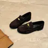 Mocassins de Moeda Dourada Femininos Bico Redondo Salto Baixo Estilo Britânico Sapatos Pequenos de Couro Polido Desgastado Slip-on Flats Foscos Sapatos Femininos Couro Genuíno