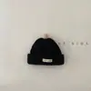 Gorro de Lana para Bebé Estilo Otoño e Invierno Etiqueta Pequeña Combinación de Colores Bola de Pelo Gorro de Punto Ropa para Bebé Tejido Gorro