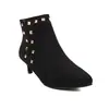 Botas femininas de couro estilo europeu e americano, botins de camurça, bico fino de corte baixo, botas Martin, botas com rebites 40-48 tamanho grande botas de comércio exterior