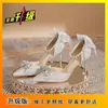 Salto Alto com Tira de Corrente de Pérolas para Mulheres 2025 Novos Sapatos de Casamento Sapatos de Noiva Sapato Único com Laço de Fita Bico Fino para Mulheres