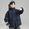 Jaqueta Masculina Outono e Inverno 2026 Novo Estilo para Crianças de Tamanho Médio e Grande Três em Um com Forro de Fleece Acolchoada Espessa Corta-Vento