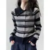 Suéter de solapa temporada 2026, camisa base de hombro normal, diseño único, top retro francés, suéter de punto a rayas para mujer