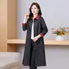 Ropa para madre 2026 gabardina, de longitud media, nueva moda primavera y otoño para mujeres de mediana edad y mayores, abrigo superior elegante de corte holgado con cuello de solapa