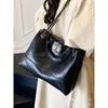 Bolsa feminina de grande capacidade para verão e outono de 2026, nova bolsa transversal casual com corrente no ombro, elegante para trabalho e deslocamento, tote