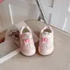 Tênis Esportivo Feminino 2026 Outono Novo Modelo Infantil Respirável de Malha Casual para Bebê Moda Confortável Corrida Tênis Tendência