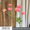 Rosa Fresca 6 Cabezas Camelia Rosa Escena de Boda Fila de Flores en el Techo Decoración Flor Artificial Accesorios para Fotografía de Bodas Flor Artificial