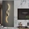 Luminária de parede em grade para parede de fundo de TV de sala de estar moderna minimalista, luminária de cabeceira de quarto, luminária de parede longa listrada criativa minimalista de luxo leve