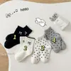 Meias infantis estilo "dopamine girl" para outono e inverno, meias infantis de cano médio com renda de bolinhas pretas, brancas e cinzas, doces e novas