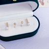 Pendientes de plata 925 con diseño de nicho femenino, con perla en la parte posterior, pequeños aretes de dos piezas.