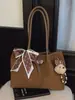 Bolso Transfronterizo de Ante para Mujer, Gran Capacidad, Nuevo Bolso de Hombro Retro Mate Otoño e Invierno 2025, Bolso Tote para Viajar